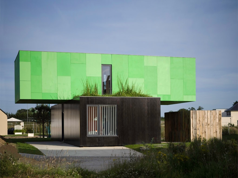 vue terrasse et toiture végétalisée - CrossBox par CG Architectes -  Pont Péan, France - photo Javier Callejas