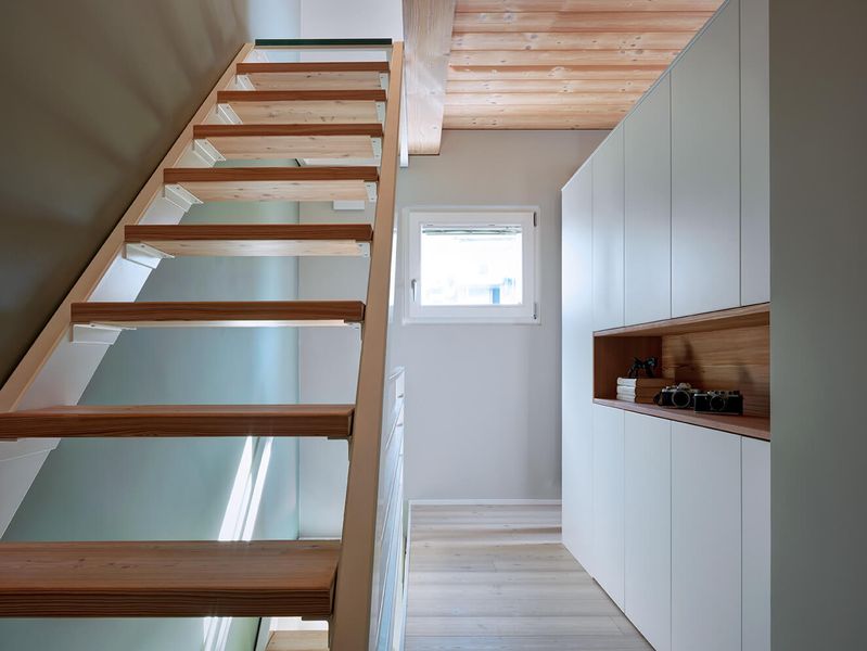 Couloir & Escalier Bois - SV-House Par Rocco Borromini - Albosaggia, Italie