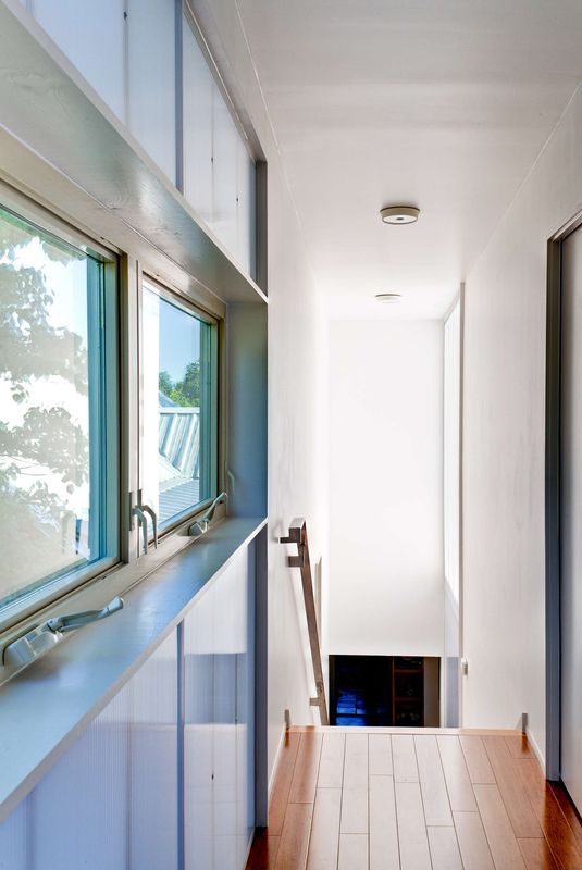 Couloir étage - Sleeping-House Par A-Gruppo Architects - San Marcos, USA