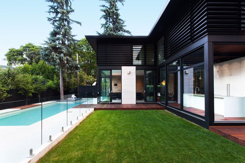 Coupée Croisée Par YH2 Architecture - Montréal, Canada 09