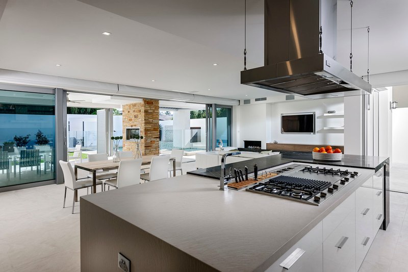 Cuisine avec accès Extérieur - cottesloe-residence par Custom-Homes - Perth, Australie