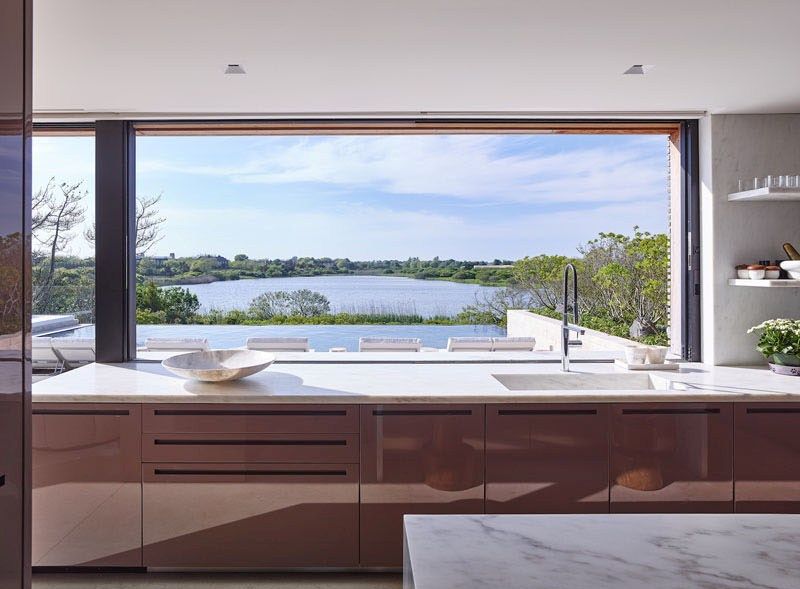 Cuisine & Vue Panoramique étang - Home-New York Par Stelle Lomont Rouhani - New York, USA