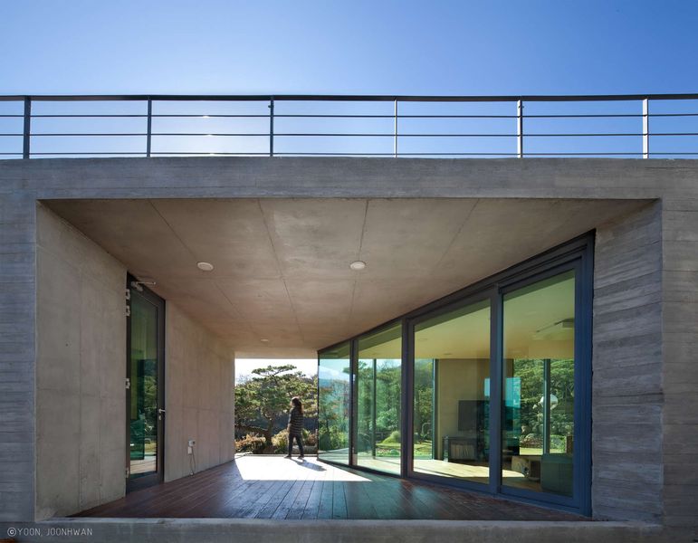 Entrée Grande Baie Vitrée Coulissante - Y-House Par ON Architecture - Ulsan, Coree Du Sud