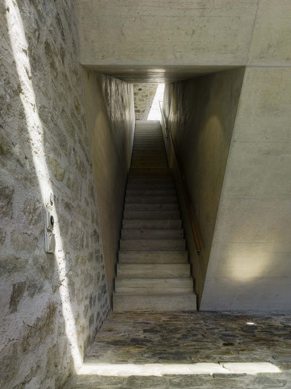 Esaclier Accès Niveau Supérieur - Building-Brione Par Meuron Romeo - Minusio, Suisse