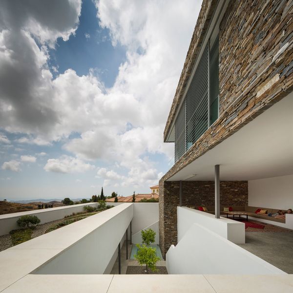 Escalier Accès Second Niveau - El Meandro Par Marion Regitko - Malaga, Espagne