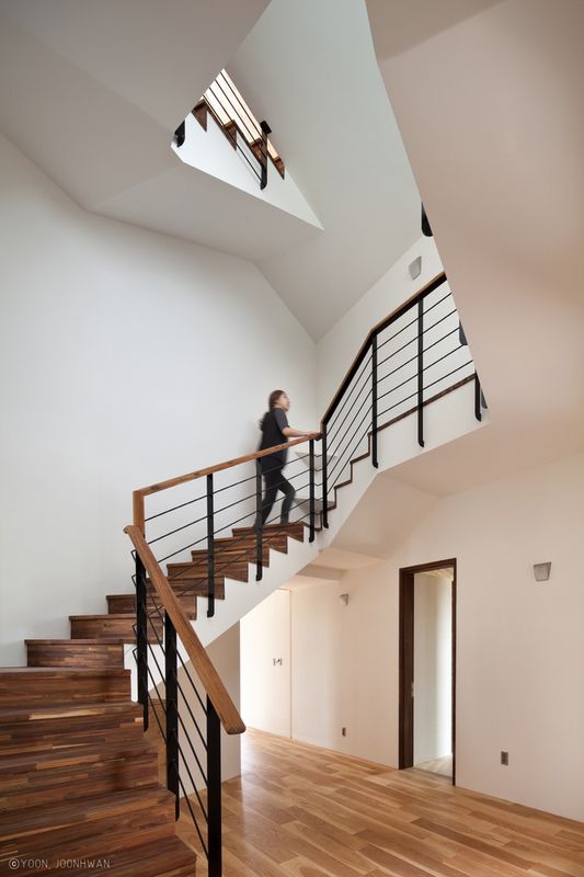 Escalier Bois Accès étage Supérieur - Tower-House-maison-x Par ON Architecture - Gimhae, Coree Du Sud
