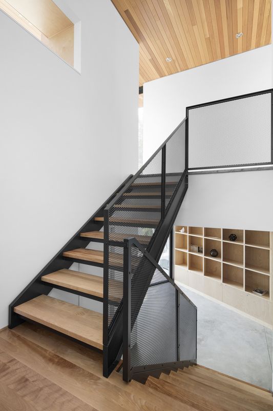 Escalier Bois Accès étage Supérieur - V-Shaped-Residence Par Bourgeois Lechasseur - Charlevoix, Canada