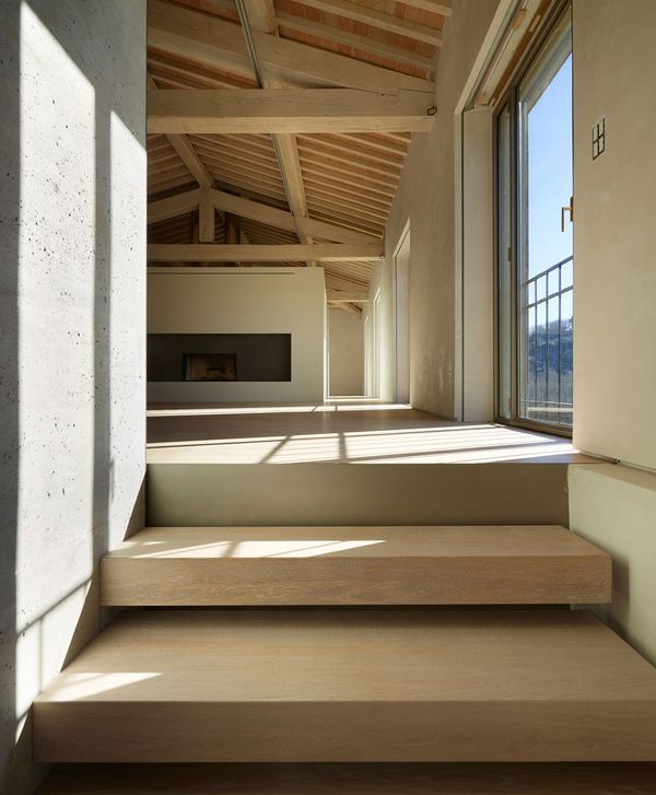 Escalier Bois Niveau Supérieur - La-Capanna Par Cecchini Chiantelli - Capannori, Italie