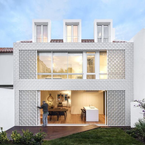 Façade Grille Coullissante & Vue Séjour - Restelo-House Par Joao Tiago Aguiar - Lisbonne, Portugal