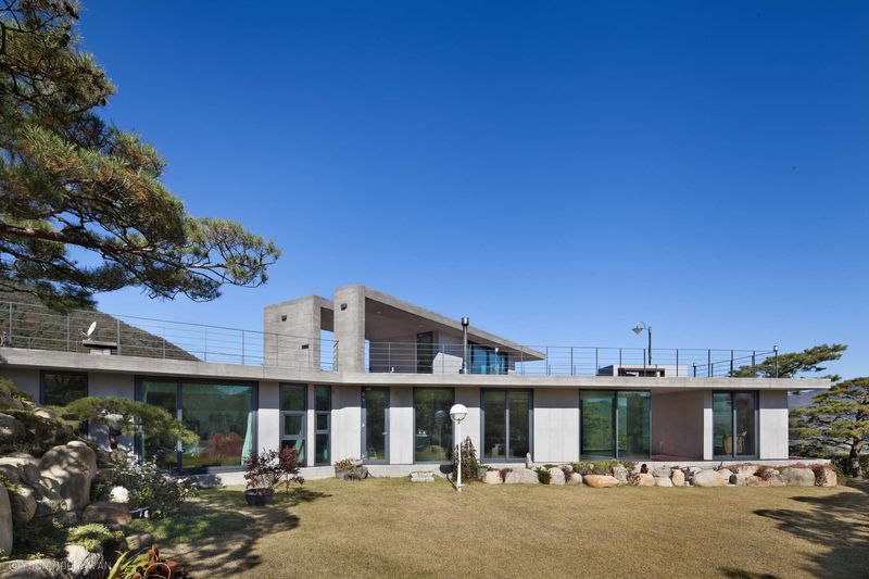 Façade Jardin - Y-House Par ON Architecture - Ulsan, Coree Du Sud