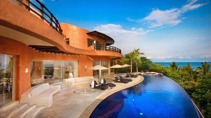 Façade Terrasse & Grande Piscine - Casa Mariposa Conçue Par Arqflores - La Cruz De Huanacaxtle, Mexique