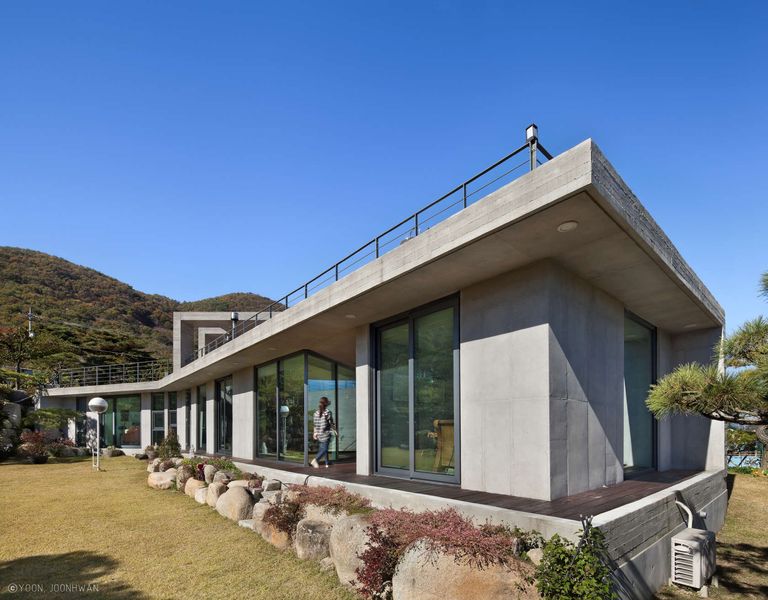 Grande Baie Vitrée Entrée - Y-House Par ON Architecture - Ulsan, Coree Du Sud