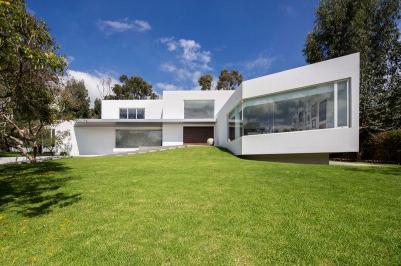 Jardin - Maison Forme T Par Diego Guayasamin - Quito, Equateur