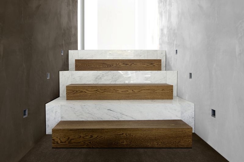 Mini Escalier En Bois Et Carreaux - Super-Villa Par Wolf Architects - Los Angeles, USA