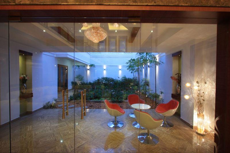 Mini Séjour & Jardin Intérieur - Royal-Splendour-House Par Ansari And Associates - Ayyampet, Inde