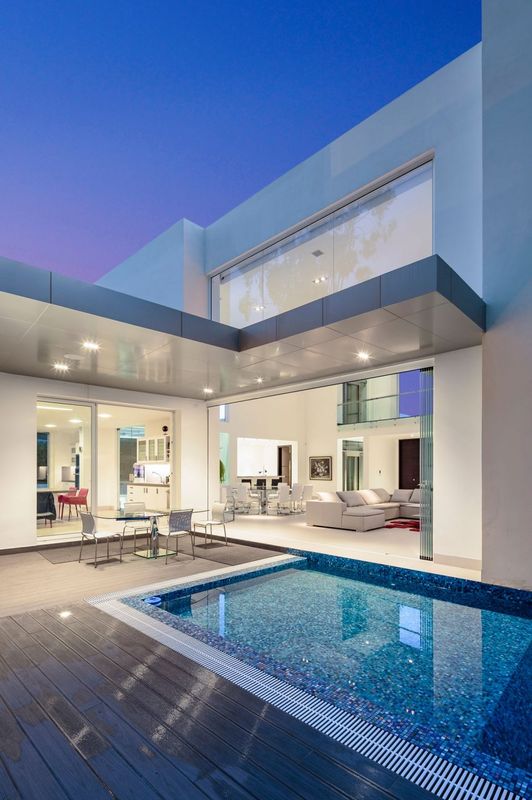 Piscine - Maison Forme T Par Diego Guayasamin - Quito, Equateur