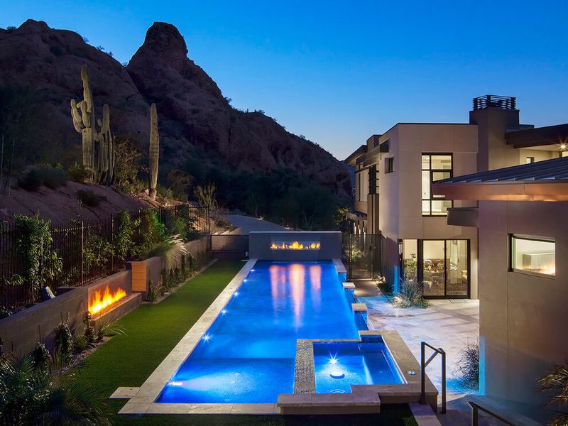 Piscine & Cheminée Jardin - Arizona-Contemporary Par Luster Custom Homes - Arizona, USA