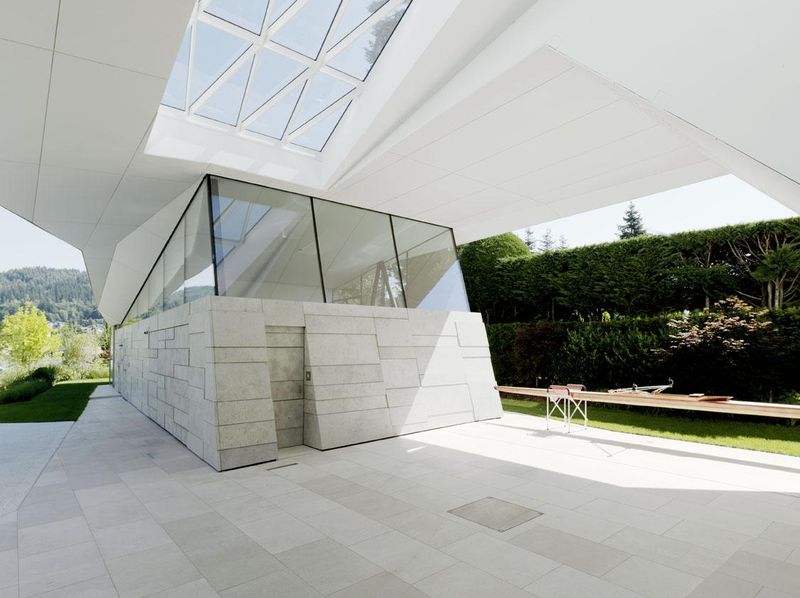 Rez De Chaussée & Baie Vitrée - Lake-House-Portschach Par A01 Architects - Carinthie, Autriche