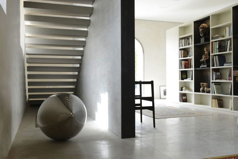Salle Bibliothèque - La-Capanna Par Cecchini Chiantelli - Capannori, Italie