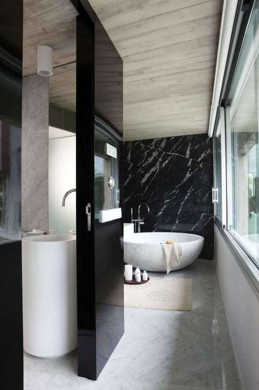 Salle De Bains - Summer-Residence Par Fuses Viader Architects - Calonge, Espagne