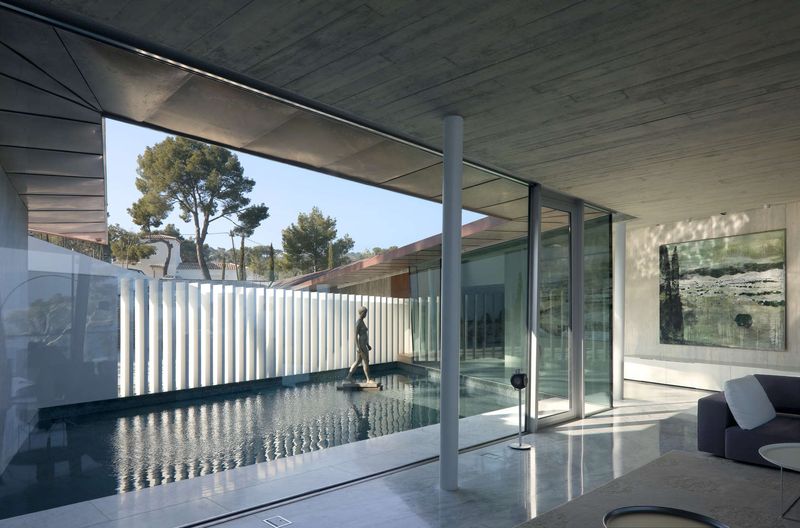 Salon & Piscine Intérieure - Summer-Residence Par Fuses Viader Architects - Calonge, Espagne