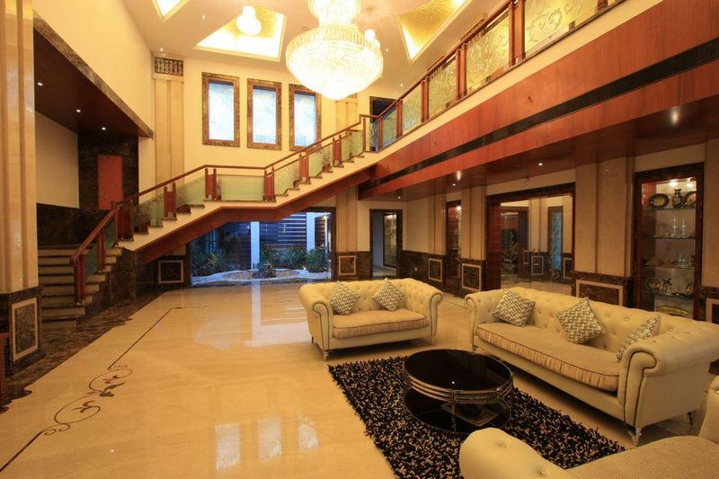 Salon Secondaire & Escalier Accès étage - Royal-Splendour-House Par Ansari And Associates - Ayyampet, Inde