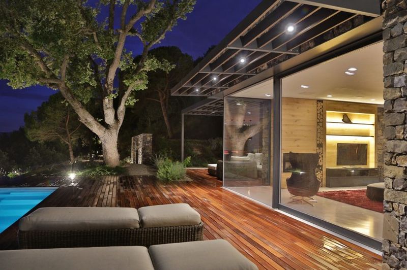 Terrasse Bois Illuminée - Villa-N Par Giordano Hadamik Architects - Imperia, Italie