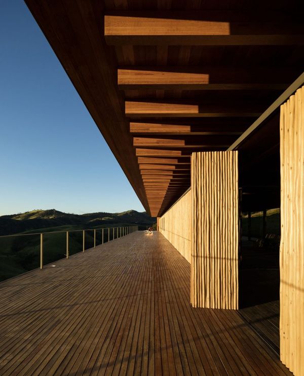 Vaste Terrasse Balcon En Bois - Catucaba-House Par MK27 Studio - Catucaba, Bresil