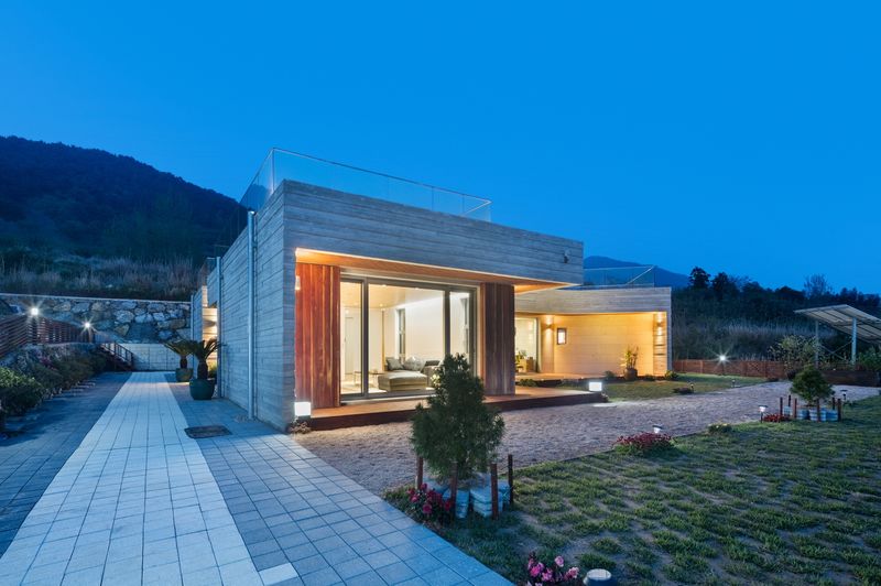Vue D'ensemble Illuminée - House-Dongmang Par 2m2 Architects - Geoje, Coree Du Sud