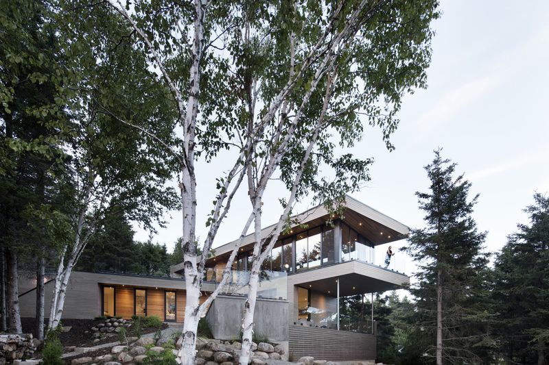 Vue Façade étage Avec Ouverture Vitrées - V-Shaped-Residence Par Bourgeois Lechasseur - Charlevoix, Canada