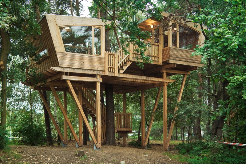 almke treehouse par baumraum est une maison de scouts située à almke près de Wolfsburg en Allemagne- photo alasdair jardine