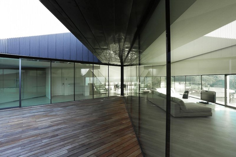 baies vitrées terrasse - Alps Villa par Camillo Botticini Architect - Brescia, Italie