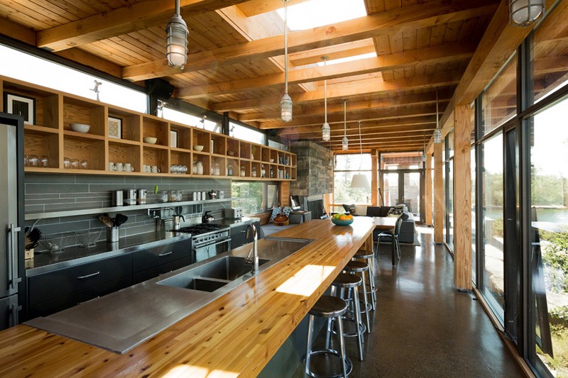 cuisine et séjour - Cottage Country par Core Architects - Baie géorgienne, Canada