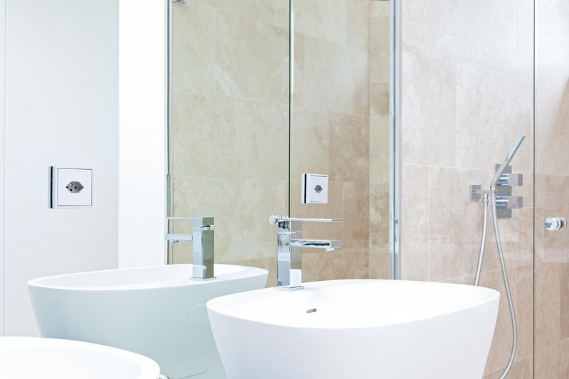 lavabo et douche salle de bains - villa-am-bodensee par jung - lac constance, Suisse