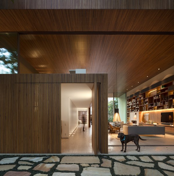 entrée - Tetris House par Studio mk27 - São Paulo, Brésil