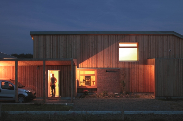entrée de nuit - maison péristyle par sonnomdevenise architectes - Marseillan, France