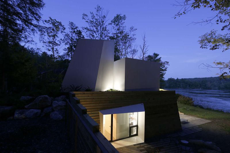 entrée illuminée - lake house par Taylor and Miller Architecture and Design - Usa