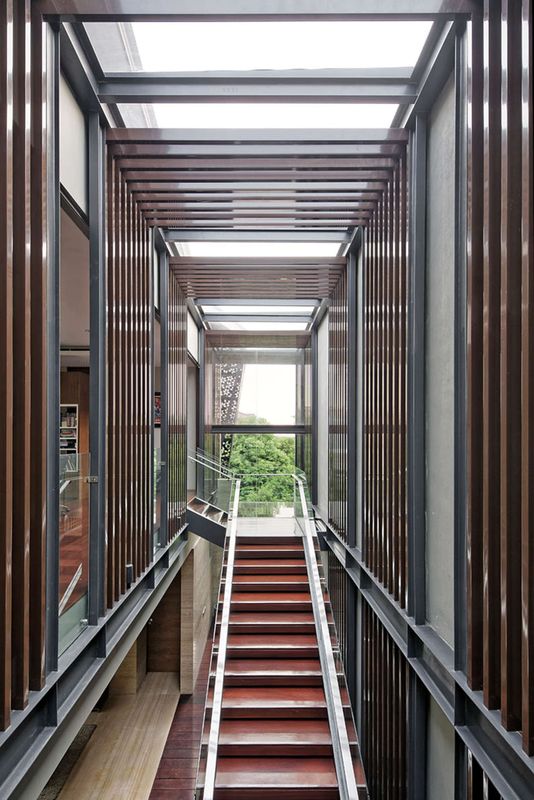 escalier accès étage - Ben House-GP par Wahana Architects - Jakarta, Indonésie