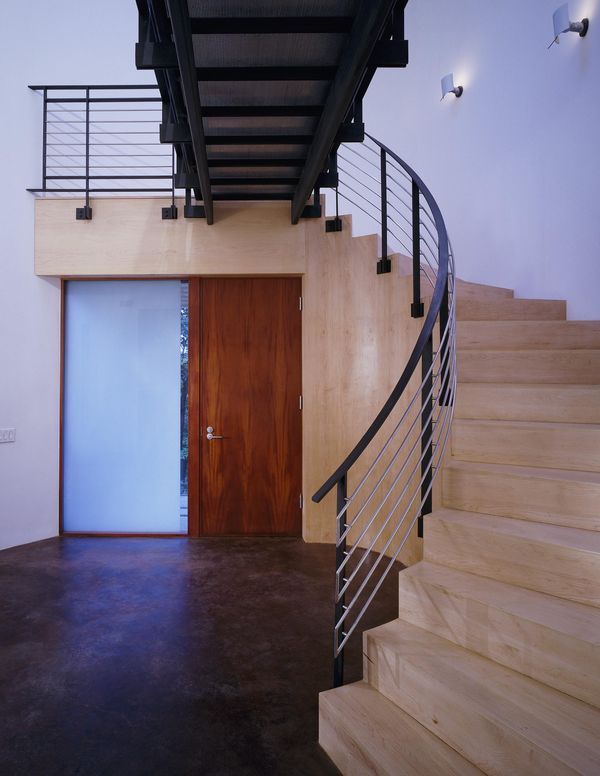 escalier bois accès étage - Hargrave-Residence par Robert M. Gurney Architect - Maryland, Etats-Unis