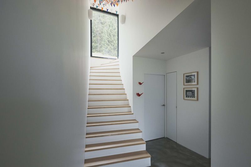 escalier niveau supérieur - House-Hillside par JDS Architects - France