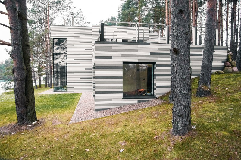 façade côté - Maison contemporaine par GYZA - Vinius, Lituanie