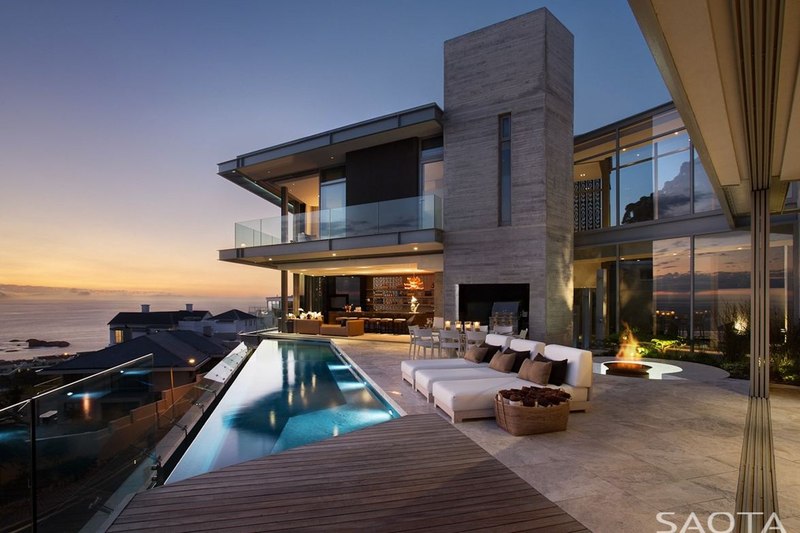 façade piscine de nuit - Clifton 2A par Saota - Le Cap, Afrique du Sud