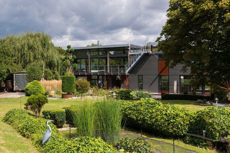jardin arrière façade - houseboat par MAA Architects - Tamise, Angleterre