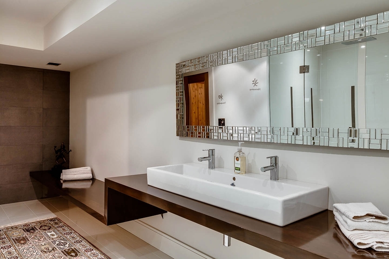 lavabo double - Ashley Park House par Barroso Homes - Toronto, Canada