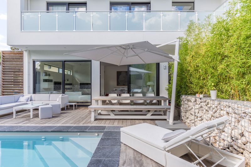 terrasse piscine - maison ossature bois par Groupe Futura - France
