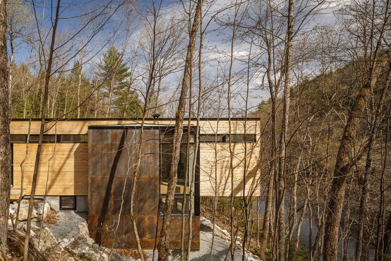 partie porte à faux Holiday-Home-Hangs par Christopher Simmonds Architects - Val-des-Monts, Québec