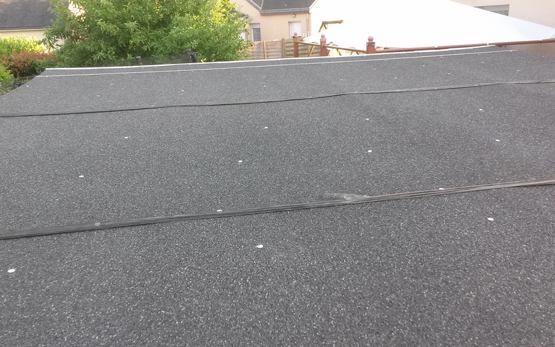 pose du shingle - bureau jardin bioclimatique
