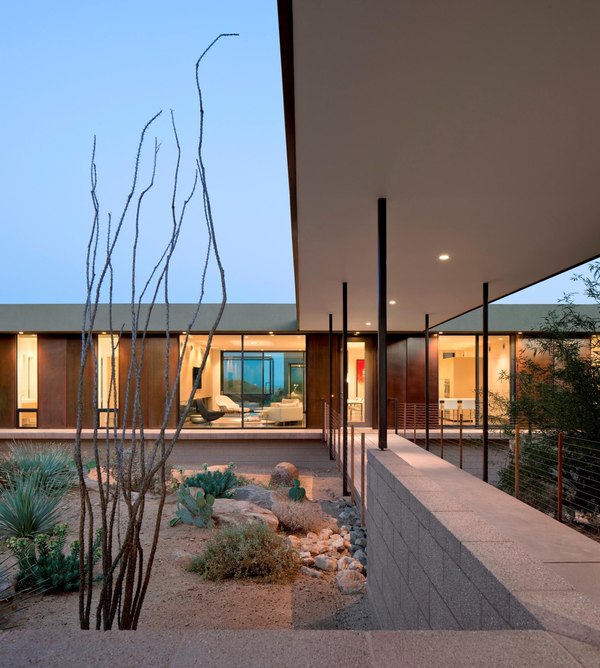 préau entrée - Levin Residence par Ibarra Rosano Design Architects - Marana, Usa