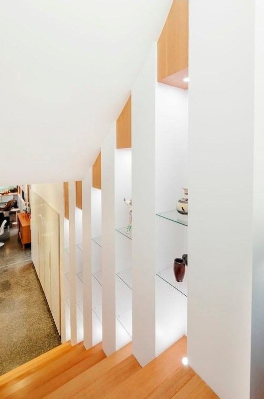 rangements escalier - Double High House par Checkwitch Poiron Architects - Nanaimo, Canada - Concept Photography