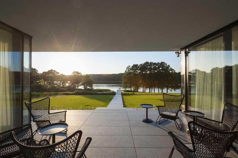 salon terrasse design - Nemo-house par Mobius Architects - lac Mazurie, Pologne